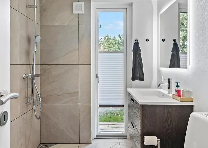 בית נופש Lovely In Vaeggerlose With Sauna